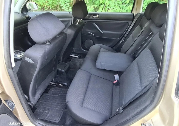 Volkswagen Passat cena 8900 przebieg: 290000, rok produkcji 2003 z Otwock małe 56